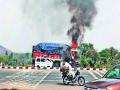मुंढेगावजवळ तिहेरी अपघात - Marathi News | Triple accidents near Mundhegaon | Latest nashik News at Lokmat.com