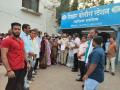 युवतीच्या आत्महत्येप्रकरणी सर्वपक्षीयांचा पोलीस ठाण्यात घेराव - Marathi News | | Latest nashik News at Lokmat.com