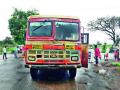 शहर बसफेºया पूर्ववतसाठी निदर्शने - Marathi News | Demonstrations for the City Bases â € " | Latest nashik News at Lokmat.com