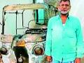 अज्ञात व्यक्तीने तीन आॅटो पेटविले - Marathi News | An unknown person lit three autos | Latest chandrapur News at Lokmat.com