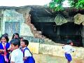 शाळा कोसळल्यानंतरच निर्लेखन करणार काय? - Marathi News | Will the school be recorded only after the collapse? | Latest chandrapur News at Lokmat.com