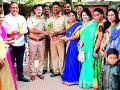 पोलिसांवर शुभेच्छांचा वर्षाव - Marathi News | Rain showers on the police | Latest gondia News at Lokmat.com