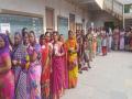 जामनेरात सुरुवातीला शुकशुकाट, दुपारनंतर मतदारांच्या रांगा - Marathi News | Shukushkat initially in Jamnara, Voters queue after noon | Latest jalgaon News at Lokmat.com