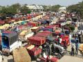 कांदा दरात हजार रूपयांची तेजी, मात्र आवक वाढताच पुन्हा भाव घसरले - Marathi News | Onion prices shot up by Rs 1,000, but in spite of rising arrivals again prices fell | Latest nashik News at Lokmat.com