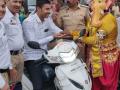 ठाण्यात पोलिसांच्या गणपती बाप्पाने दिले वाहतूक नियमनाचे धडे - Marathi News | Lessons of traffic regulation by Ganapati Bappa of Police in Thane | Latest thane News at Lokmat.com