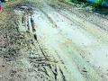 हद्दवाढीतील नागरिक रस्त्याविना घरातच ‘कैद’ - Marathi News | 'Captive' | Latest yavatmal News at Lokmat.com