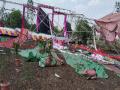 वावटळीने मंडप उडाला; २० व-हाडी जखमी - Marathi News | The pavilion hit the whirlwind; 20th-bone injury | Latest beed News at Lokmat.com
