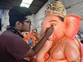 शिवाजी चौकात यंदा २१ इंच उंचीची गणेशमूर्ती, महागणपतीचे ऑनलाईन दर्शन - Marathi News | Ganesha idol 21 inches high in Shivaji Chowk this year | Latest kolhapur News at Lokmat.com