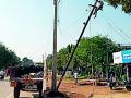 रस्ता रुंदीकरणात वीज खांबांचा अडथळा - Marathi News | Blockade of power poles in road widening | Latest bhandara News at Lokmat.com