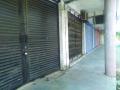 बुलडाण्यात दुकाने बंद, संचार सुरूच! - Marathi News | Shops closed in Buldana, communication continues! | Latest buldhana News at Lokmat.com