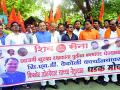 सीएमडी कार्यालयावर शिवसेनेची धडक - Marathi News | Shivsena's strike at CMD office | Latest chandrapur News at Lokmat.com
