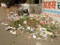 धुळयात कचरा संकलनाचा प्रश्न पेटण्याची शक्यता - Marathi News | The probability of burning garbage collection in the dust | Latest dhule News at Lokmat.com