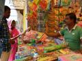 धुळ्यातील यात्रेत बुद्धीला चालना देणा-या खेळण्यांना पसंती - Marathi News | The toy that drives the train to Dhule is a favorite | Latest dhule News at Lokmat.com