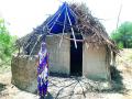 वटारला झापास आग लागून नुकसान - Marathi News | Water damage to Vatara by fire | Latest nashik News at Lokmat.com