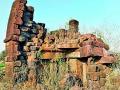 पुरातन हेमाडपंथी मंदिरांच्या पडझडीकडे दुर्लक्ष - Marathi News | Ignoring the fall of ancient Hemadpanthi temples | Latest gadchiroli News at Lokmat.com