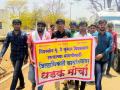 रस्त्यासाठी जिल्हाधिकारी कार्यालयावर मोर्चा - Marathi News | A rally on the District Collectorate for Road | Latest jalana News at Lokmat.com