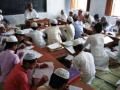 मदरशामध्ये अडकले देशभरातील सहा हजार विद्यार्थी - Marathi News |  Six thousand students from all over the country are stuck in madrasas | Latest nandurbar News at Lokmat.com