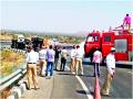 राहुड घाटात रसायनांचा टॅँकर उलटून दोन जखमी - Marathi News | Two people injured in tanker tank in Road Valley | Latest nashik News at Lokmat.com