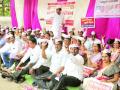 जुनी पेन्शन हक्क संघटनेचे औरंगाबादेत धरणे - Marathi News | Hold the old pension rights organization in Aurangabad | Latest chhatrapati-sambhajinagar News at Lokmat.com