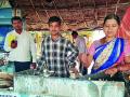 चहाटपरीच्या भरवशावर ‘तिने’ फुलविला नागपुरात संसार - Marathi News | She 'flaunted' the world over her reliance on Tea stall | Latest nagpur News at Lokmat.com