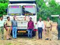 रेतीची अवैध वाहतूक; तीन ट्रक जप्त - Marathi News | Illegal transport of sand; Three trucks seized | Latest bhandara News at Lokmat.com