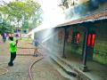 बुलडाणा : शाळेच्या खोलीला आग, जुने रेकॉर्ड जळून खाक - Marathi News | Buldana: A fire broke out in a school room, burning old records | Latest buldhana News at Lokmat.com