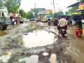 बुलडाणा शहरातील रस्ते हरवले खड्ड्यात! - Marathi News | Buldana City's roads in the pothole! | Latest buldhana News at Lokmat.com