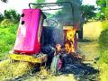 ट्रॅक्टर जाळणाºया २६ जणांवर गुन्हा दाखल - Marathi News |  26 trainee tractor burners | Latest gondia News at Lokmat.com