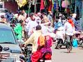 क्वारंटाईनचा शिक्का मिटवून शहरात वावर - Marathi News | Walk around the city removing the quarantine seal | Latest yavatmal News at Lokmat.com