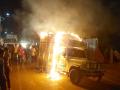 येवल्यात गोमांस भरलेले वाहन पेटवले - Marathi News | A vehicle full of beef was set on fire in Yeola | Latest nashik News at Lokmat.com