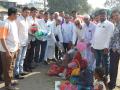 येवला येथे गोरगरिबांना स्वेटरचे वाटप - Marathi News |  Sweaters allocated to the poor at Yeola | Latest nashik News at Lokmat.com