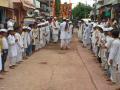 टाळ, मृदुंगाच्या गजरात निघाली मिरवणूक - Marathi News | Avoid, a procession going to Mardunga's alarm | Latest dhule News at Lokmat.com