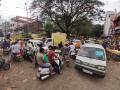 corona virus : सहा दिवसांच्या कर्फ्यूमुळे पुन्हा एकदा जनता रस्त्यावर - Marathi News | corona virus: Due to six days curfew | Latest kolhapur News at Lokmat.com