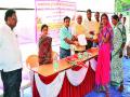 कुंदेवाडी येथे आदिवासी बांधवांना जात प्रमाणपत्राचे वितरण - Marathi News | Distribution of Caste Certificate to Tribal Brothers at Kundewadi | Latest nashik News at Lokmat.com