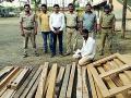 चिचखेडा येथील घरातून सागवान लाकूड जप्त - Marathi News | Sewan wood seized from home at Chinchkheda | Latest amravati News at Lokmat.com