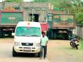 युवकांनीच पकडले दोन ट्रक - Marathi News | Two trucks caught by the youth | Latest chandrapur News at Lokmat.com
