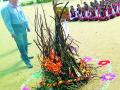 घोडपेठच्या विद्यार्थ्यांनी केली तंबाखूची होळी - Marathi News | Horsemen students made a Holi of tobacco | Latest chandrapur News at Lokmat.com