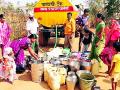 चामोर्शीत टँकरद्वारे पाणीपुरवठा - Marathi News | Water supply through Charmoset tanker | Latest gadchiroli News at Lokmat.com