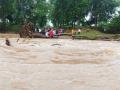 गडचिरोलीत पुरामुळे हाहाकार; चार ते पाच गावे पाण्याखाली - Marathi News | Floods in Gadchiroli; Four to five villages under water | Latest gadchiroli News at Lokmat.com