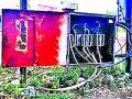 उघड्या ट्रान्सफार्मरमुळे धोका - Marathi News | Danger due to open transformer | Latest gadchiroli News at Lokmat.com
