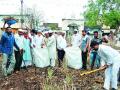 येवल्यात कब्रस्तानमध्ये स्वच्छता मोहीम - Marathi News | A cleanliness campaign in the graveyard in Yeola | Latest nashik News at Lokmat.com