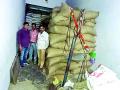 ३.८६ लाखांचे धान्य जप्त - Marathi News | 3.86 lakhs of food seized | Latest vardha News at Lokmat.com