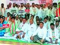 जिल्हा काँग्रेस कमिटीचे उपवास आंदोलन - Marathi News | District Congress Committee's Fasting Movement | Latest yavatmal News at Lokmat.com