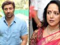 सनी देओल व हेमा मालिनी संसदेतही नसतील ‘साथ -साथ’, जाणून घ्या कारण - Marathi News | sunny deol and hema malini will not be sitting together in parliament | Latest filmy News at Lokmat.com