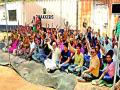 आकाशवाणी केंद्र : प्रस्तावित मंडईचे मध्यरात्री काम सुरू केल्याने संताप भाजीविक्रेत्यांचे बेमुदत उपोषण - Marathi News | AIRPORT: Incessant hunger strike by angry villagers for starting the midnight work on the proposed mandai | Latest nashik News at Lokmat.com