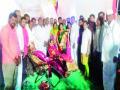 चांदगावला लग्न समारंभात रक्तदान - Marathi News | Blood donation at a wedding ceremony at Chandgaon | Latest nashik News at Lokmat.com