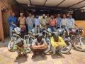 मोटारसायकल चोरणाऱ्या चारजणांच्या टोळीस अटक  - Marathi News | A gang of four arrested for stealing a motorcycle | Latest jalgaon News at Lokmat.com