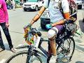 दिव्यांग प्रदीपकुमारचा दहा हजार किमीचा सायकल प्रवास - Marathi News | Divyaag Pradipkumar's ten thousand km cycling journey | Latest chandrapur News at Lokmat.com