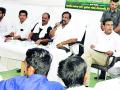 वनाधिकाऱ्यांनी शेतकऱ्यांच्या समस्यांचे तात्काळ निराकरण करावे - Marathi News | The forest officers should resolve the issues of farmers immediately | Latest chandrapur News at Lokmat.com