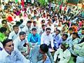 घोटीत आदिवासींचा विराट मोर्चा एकजूट : तहसीलदारांना विविध मागण्यांचे दिले निवेदन - Marathi News | Viraat Front united by Ghoti tribals: The request was given to various Tehsildars | Latest nashik News at Lokmat.com